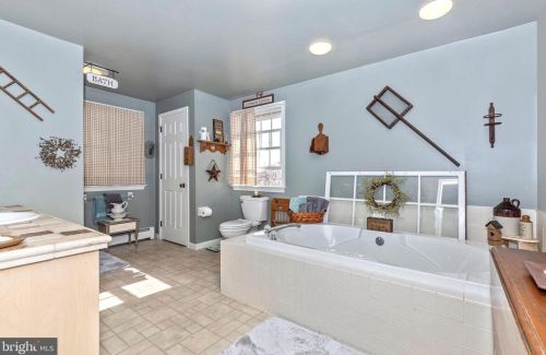 265 Old State Rd, Limerick PA 19468-3214 exterior