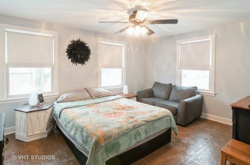 2445 13 Ave, Broadview IL 60153-1407 exterior