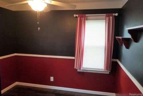 4912 Weddell St, Dearborn Heights MI  48125-3036 exterior