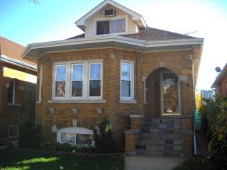 5541 Cornelia Ave, Chicago IL  60641-3244 exterior