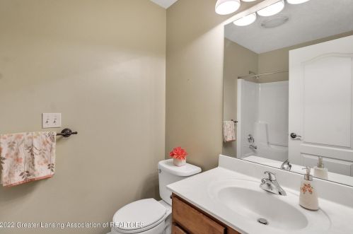 4106 Presidents Way, Dewitt MI 48820-7883 exterior