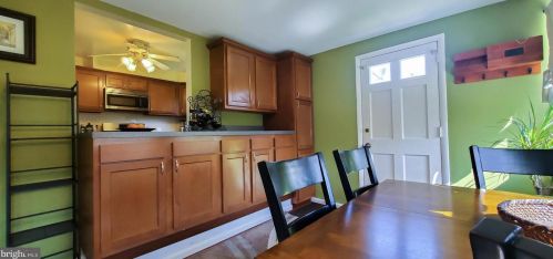 905 1st St, Rockville MD 20850-1444 exterior