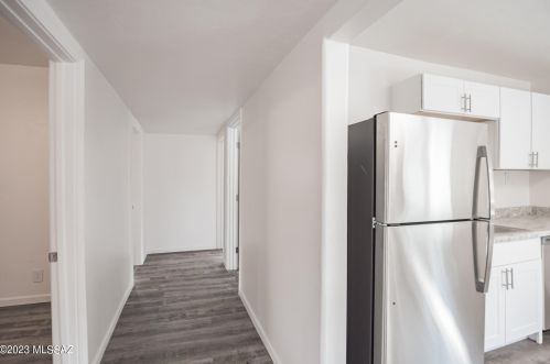 1626 Delaware St, Tucson AZ 85745-2306 exterior