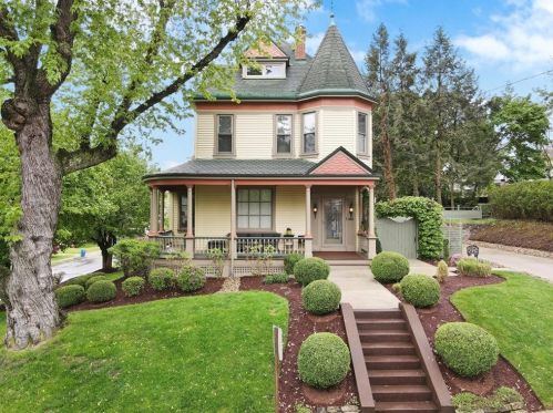 58 Emily St, Pittsburgh, PA 15205-4504