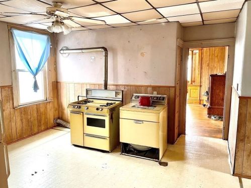 29 Cp St, Worcester MA 01603-2806 exterior