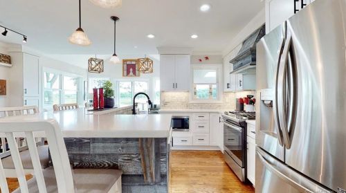 44 Ettadore Park, Milford CT 06460-6611 exterior