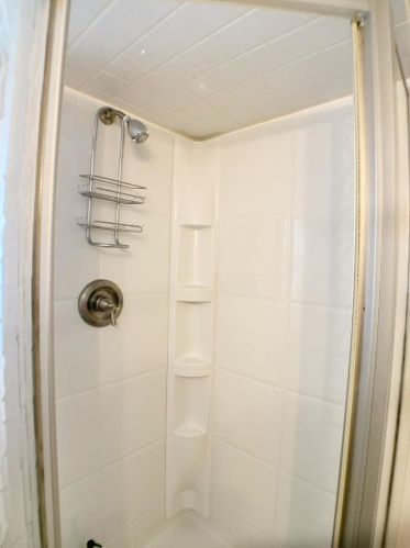 8639 Tripp Ave, Chicago IL 60652-2247 exterior