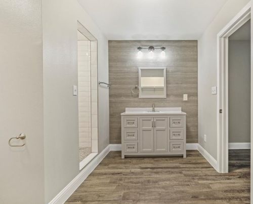 3239 Alaska Ave, Dallas TX  75216-5127 exterior