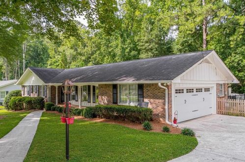 4882 Cambridge Dr, Atlanta GA 30338-5049 exterior