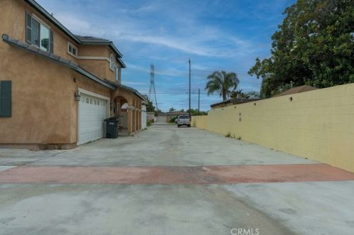 9735 Rose St, Bellflower CA 90706-6376 exterior