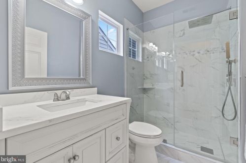 6802 Morning Brk Ter, Alexandria VA 22315-6117 exterior