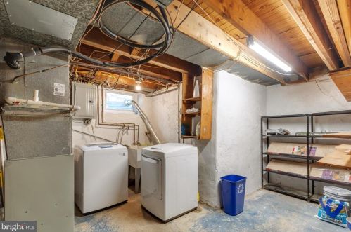 209 Foster Ave, Pittsburgh PA 15205-2352 exterior