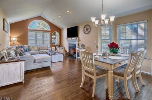 908 Porter Way, Bridgewater NJ  08807-3539 exterior