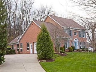 102 Verona Dr, Washington, PA 15301-2766