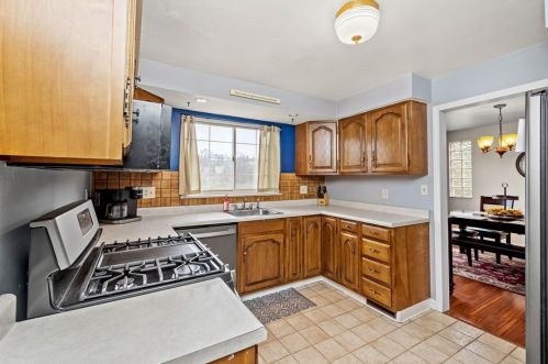 176 Columbia Dr, Pittsburgh PA 15236-4429 exterior