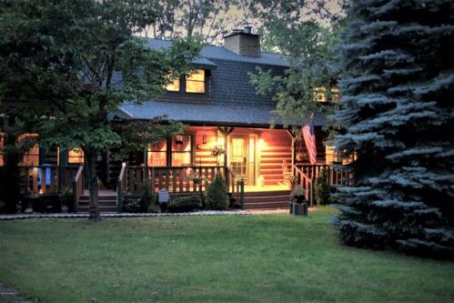 10963 Cascade Rd, Lowell, MI 49331-9528