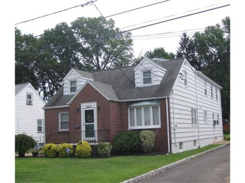 2251 Winfield St, Rahway, NJ 07065-3620
