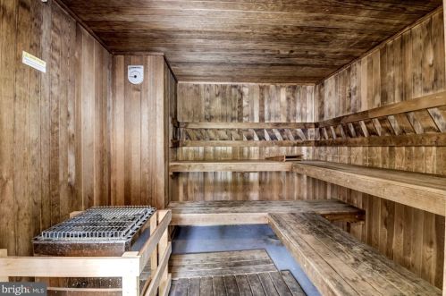 1507 Lincoln Way, Mc Lean VA  22102-5966 exterior