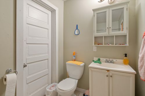 31 Diamond Ave, Grand Rapids MI 49506-1527 exterior