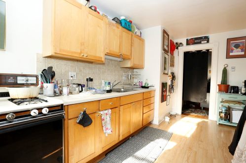 2453 Oakland Ave, Milwaukee WI 53211-4335 exterior