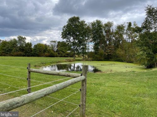 998 Plunkert Rd, Littlestown PA 17340-9643 exterior