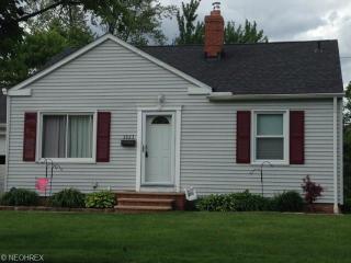 5223 Bridgewater Rd, Cleveland OH  44124-2703 exterior