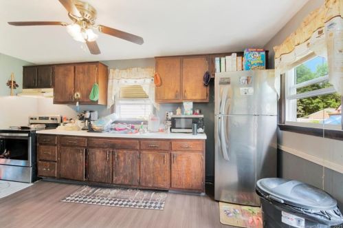 23 Horace St, Manchester CT 06040-6423 exterior