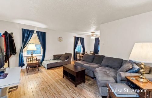 35 Maplewood Ave, Meskegon MI  49444-3045 exterior