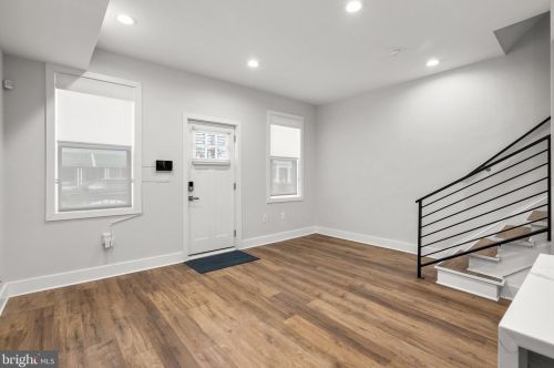 610 Roxboro Pl, Washington DC  20011-1254 exterior