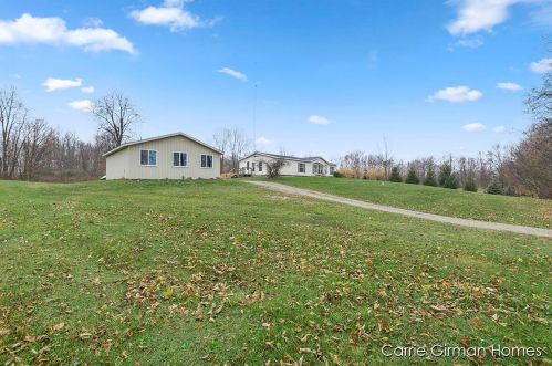 1660 120 Ave, Allegan MI 49010-8527 exterior