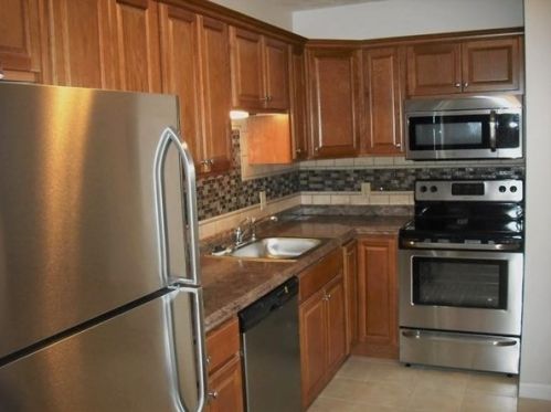 2 Apricot St, Worcester, MA 01603-1557