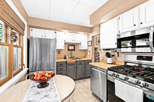 1001 Grandview Ave, Duluth MN 55812-1149 exterior