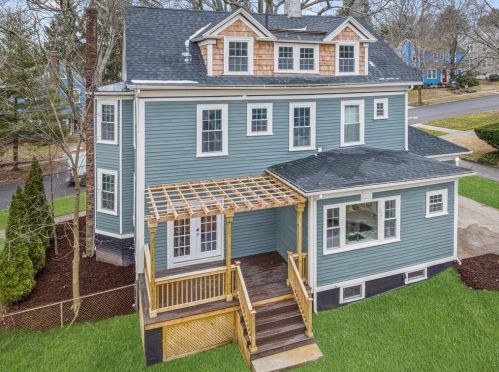 294 Doyle Ave, Providence RI  02906-3355 exterior