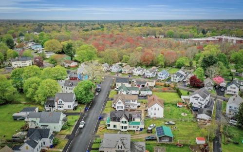 49 Kilton St, Taunton MA 02780-2953 exterior