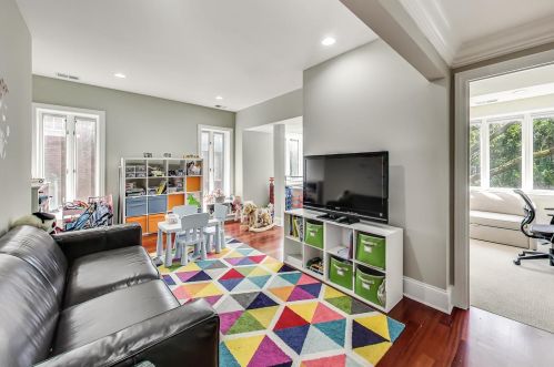 579 Hawthorne Pl, Chicago IL  60657-2922 exterior