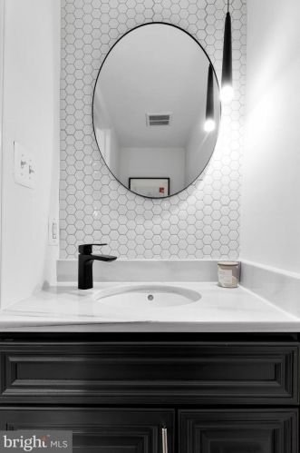 815 Longfellow St, Washington DC  20011-8205 exterior