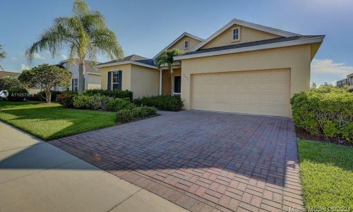 10521 Waterway Ln, Fort Pierce, FL 34987-1914