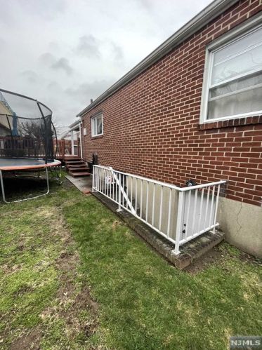 181 9 St, Fairview NJ 07022-1608 exterior