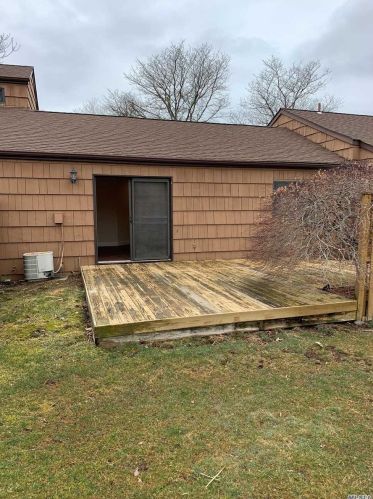 44 Ashley Cir, Commack NY 11725-4640 exterior