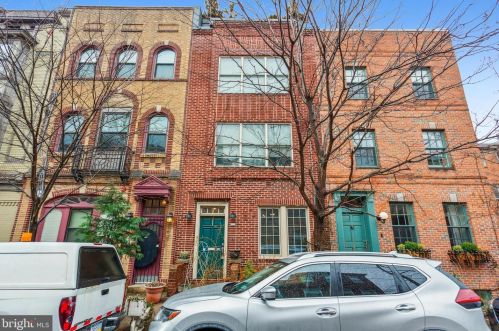 743 3rd St, Philadelphia, PA 19147-3324