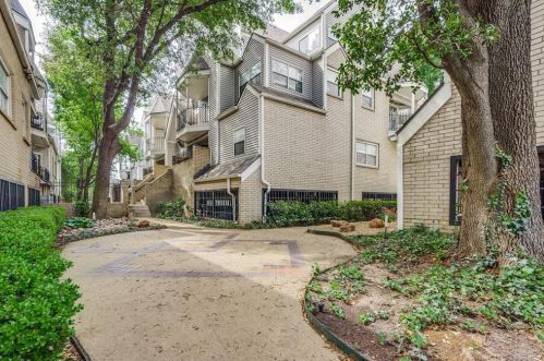 1010 Allen St, Dallas TX  75204-5751 exterior