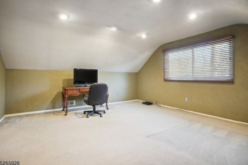 117 Stephenville Pkwy, Edison NJ 08820-2610 exterior