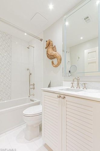 511 105 Ave, Naples FL 34108-1838 exterior