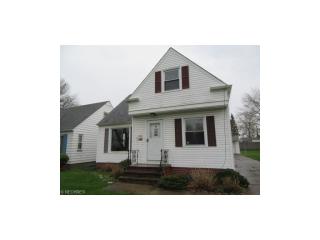 4907 Park Dr, Cleveland, OH 44144-1812