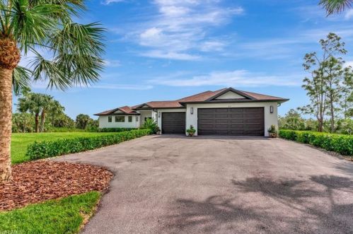 870 8 St, Naples FL 34120-0411 exterior