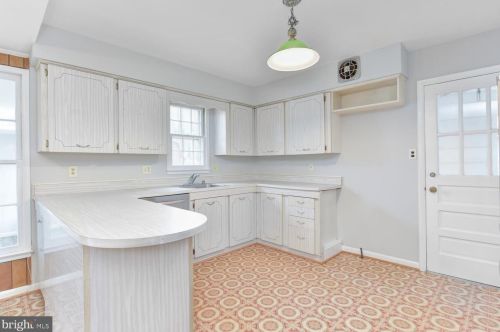 8804 Falkstone Ln, Alexandria VA 22309-4007 exterior