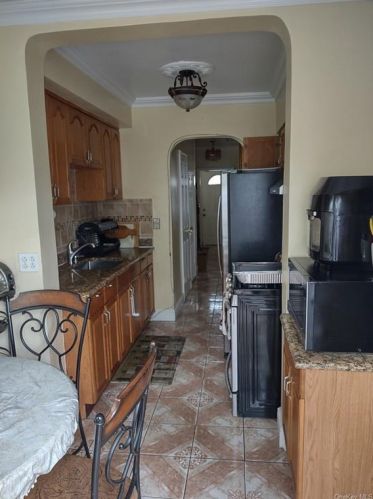 3359 Corsa Ave, Bronx NY 10469-2800 exterior