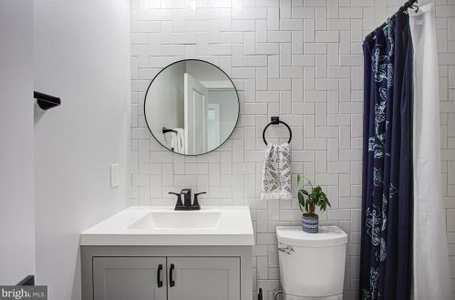 1101 44th Pl, Washington DC  20019-4906 exterior