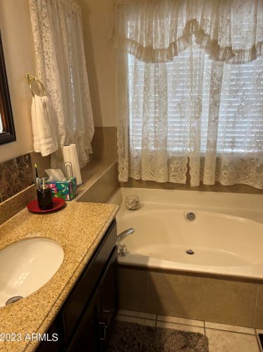 513 Aire Libre Ave, Phoenix AZ 85053-2835 exterior