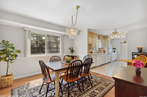 60 Gannet Dr, Commack NY 11725-4903 exterior